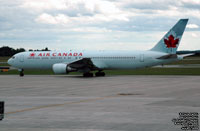 Air Canada - Boeing 767-35H(ER) - C-GHLA - FIN 656 (Loué par CIT Leasing Corporation - Ex-Air Europe (EI-CJA), Balair (HB-IHT) et Canadian Airlines International. Transféré chez Ansett Australia entre Juin 2001 et Novembre 2001, Maintenant transféré à Air Canada Rouge.)